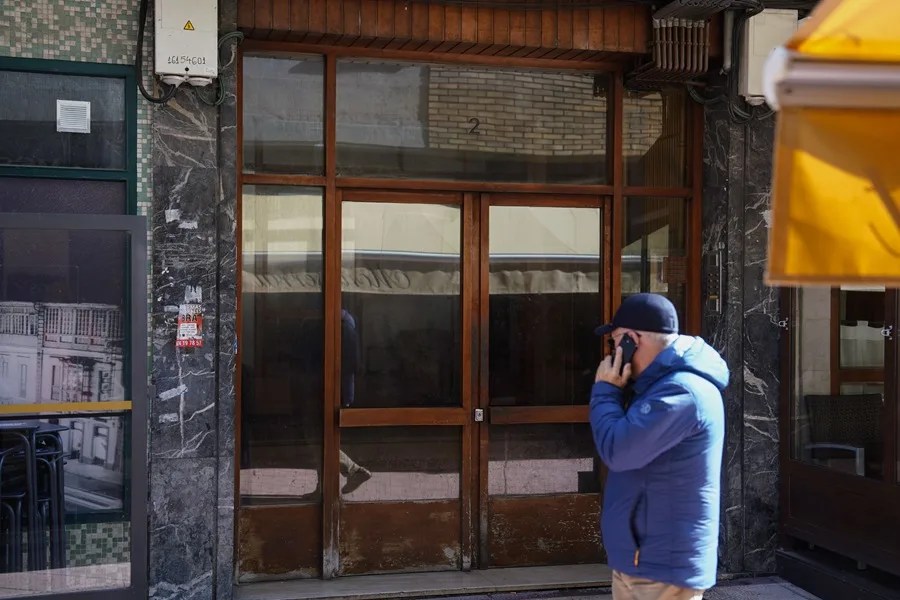 Portal del edificio donde se produjo la agresión