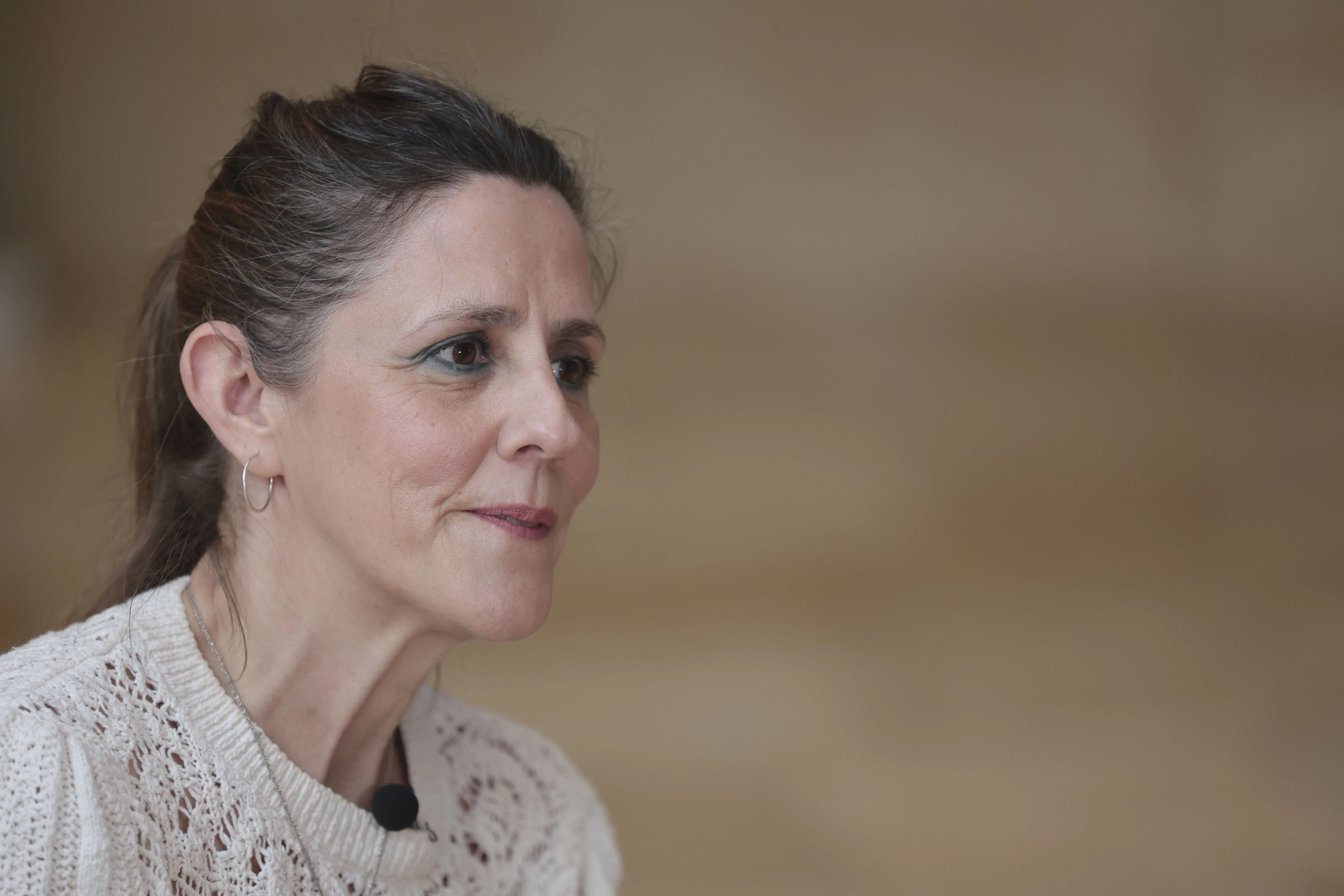 GRAFCAV2484. BILBAO, 25/04/2026.-Pensar en la sexualidad de tus padres o abuelos incomoda", afirma la psicóloga y sexóloga Lorena Berdún, en la imagen, quien además explica que puede ser esta una de las razones por las cuales se "caricaturiza" la poca presencia de la sexualidad en la madurez en el mundo del cine. EFE/Luis Tejido
