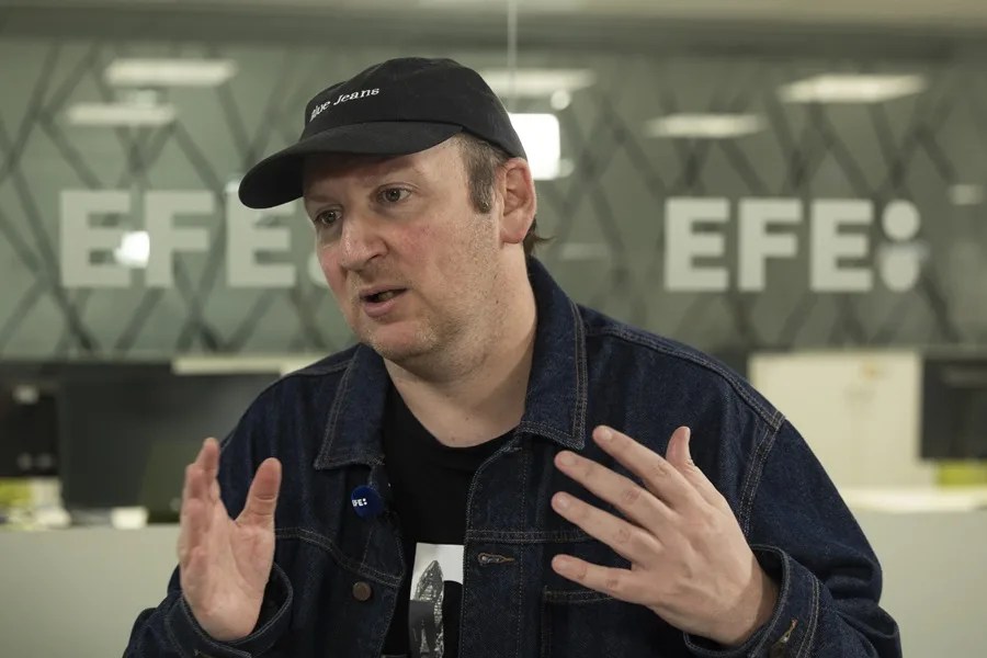 Entrevista al escritor Blue Jeans