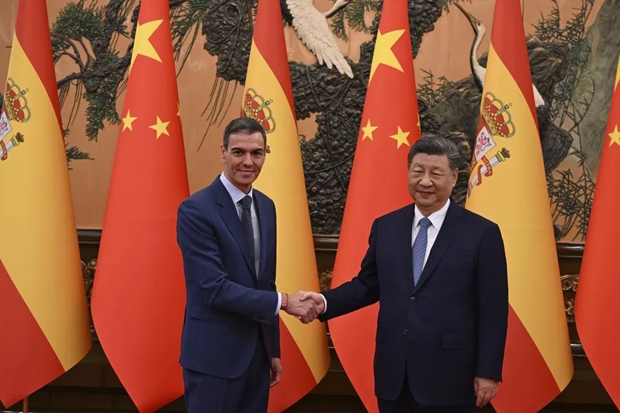 China califica a España como un "socio fiable" tras la visita de Sánchez
