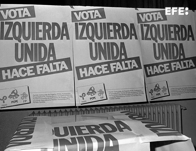Imagen del 31-5-1986.- Carteles de propaganda de la coalición Izquierda Unida, con los logotipos de las formaciones que integran la coalición.