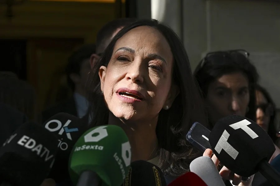 María Corina Machado dice que Petro debería buscar paz en Colombia y no promover violencia en Venezuela