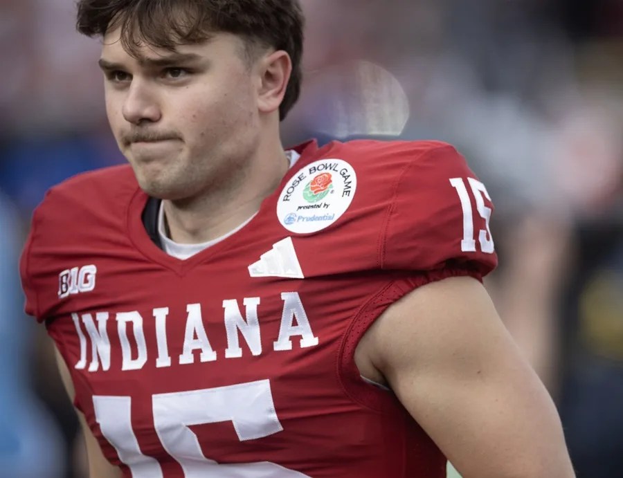 Fernando Mendoza apunta a ser número uno del draft NFL