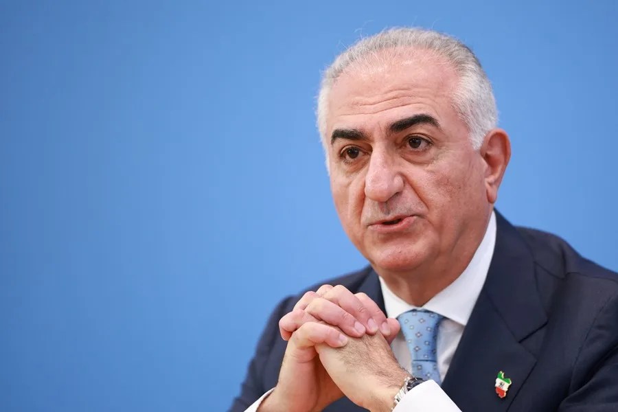 El heredero del sha critica el alto el fuego en Irán