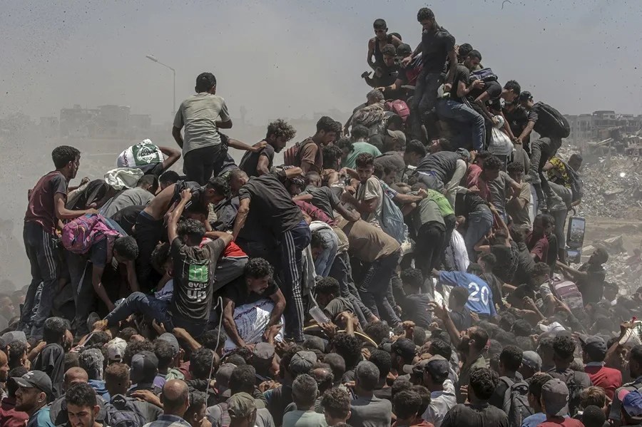 Esta imagen, del fotógrafo de EPA Images Mohammed Saber, ha ganado un premio World Press Photo 2026 en la categoría individual de Asia Occidental, Central y Meridional.