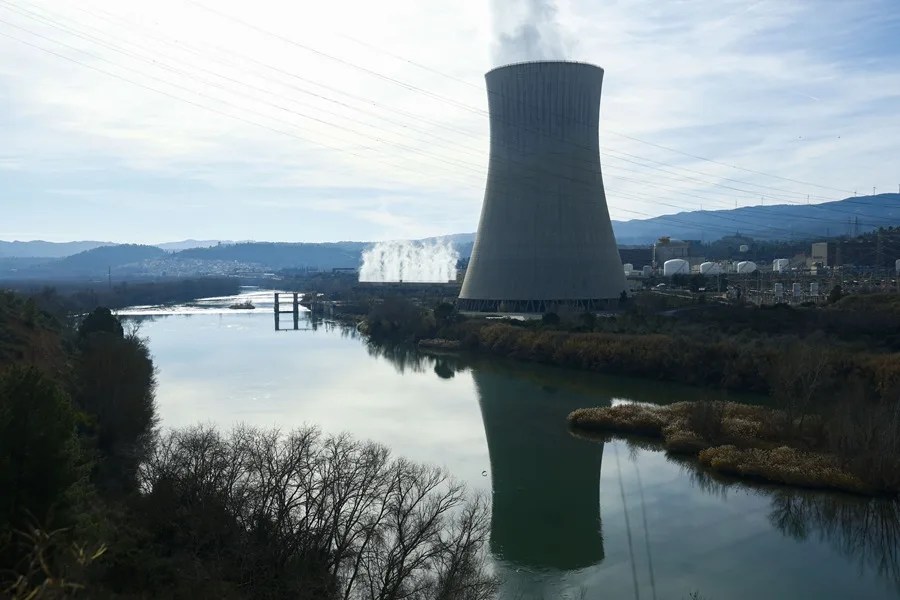 Feijóo apuesta alargar vida nucleares