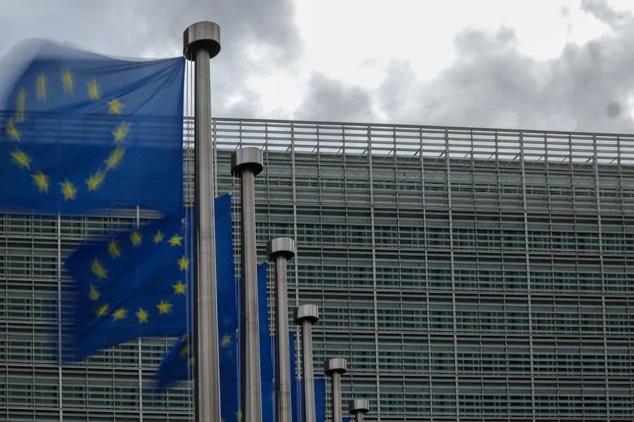 BRUSELAS COMPARTIR QUEROSENO