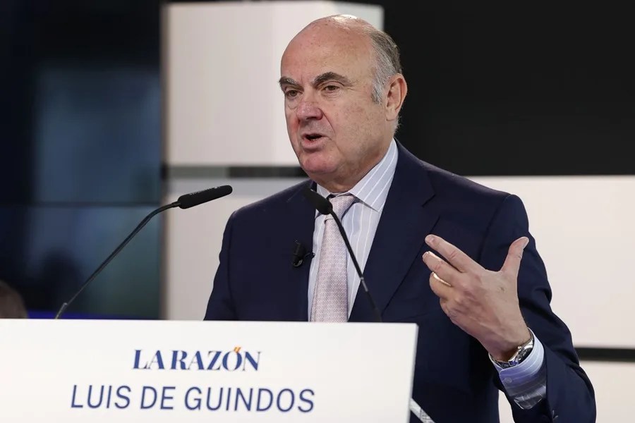 GUINDOS VE INDISPENSABLE INMIGRACION