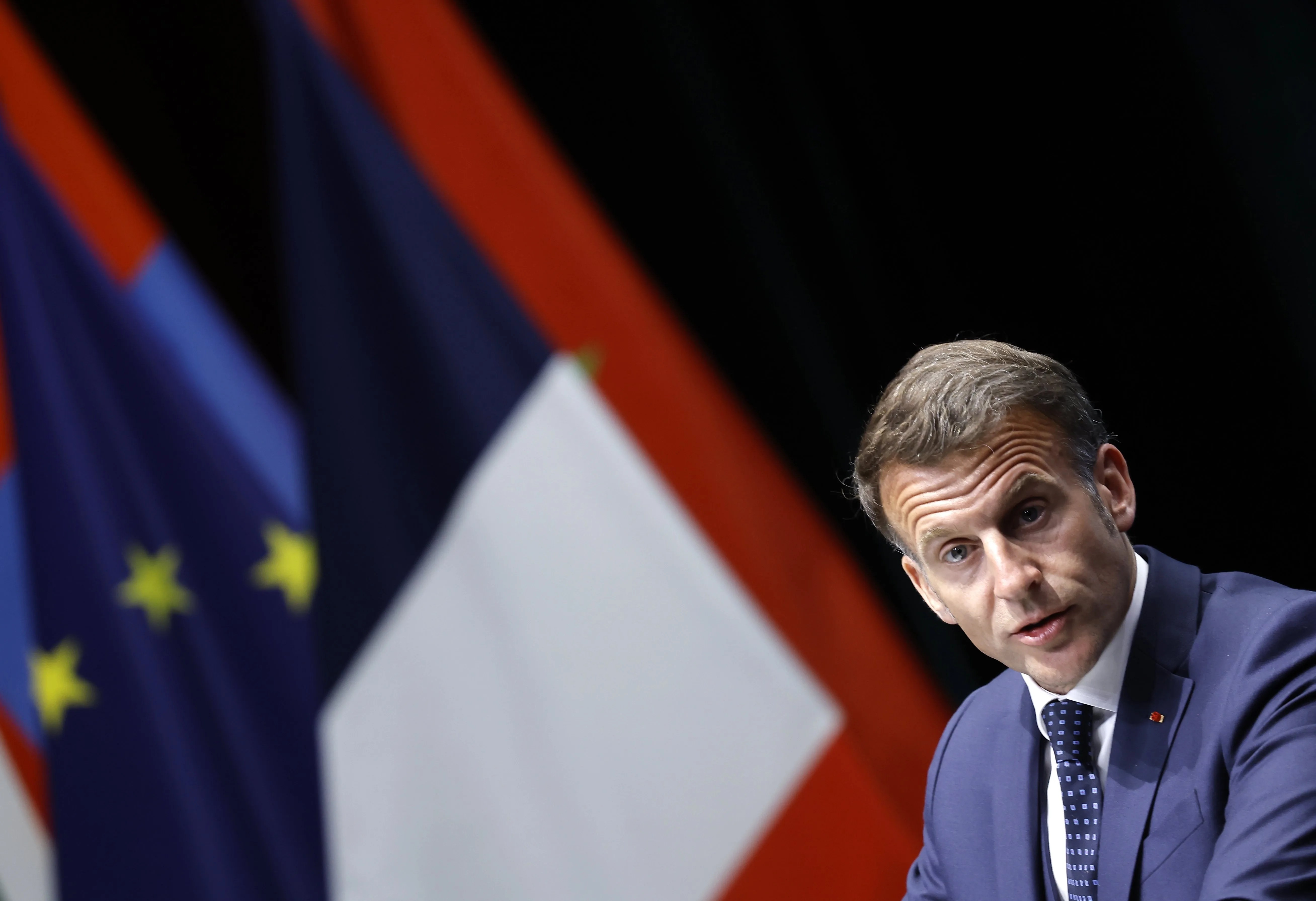 El presidente francés, Emmanuel Macron, pronuncia un discurso en la sesión inaugural de la "Cumbre Una Salud" en Lyon, Francia, el 7 de abril de 2026.