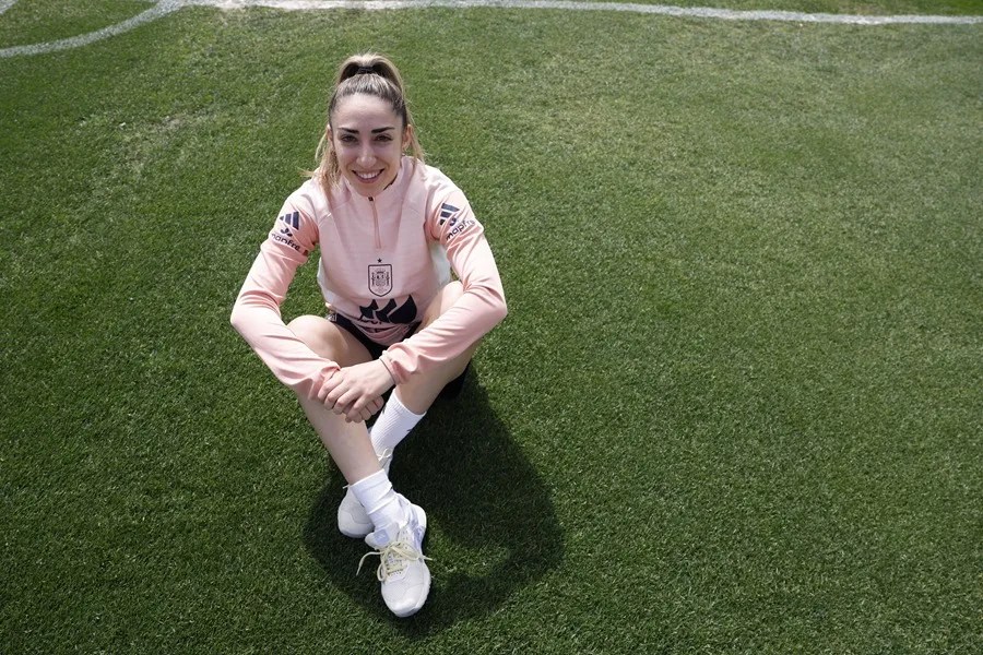 Olga Carmona, en la imagen en la Ciudad del fútbol de Las Rozas (Madrid) durante una entrevista con EFE