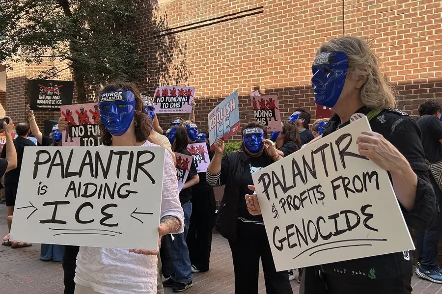 Palantir protesta