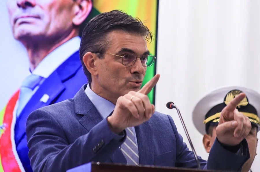 Bolivia contratación