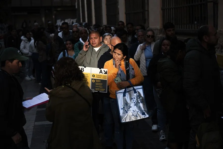 suspensión regularización inmigrantes