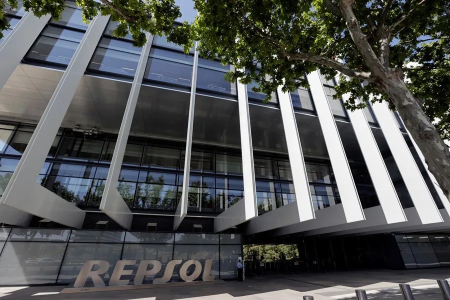 Fachada de la sede de la compañía Repsol en Madrid.