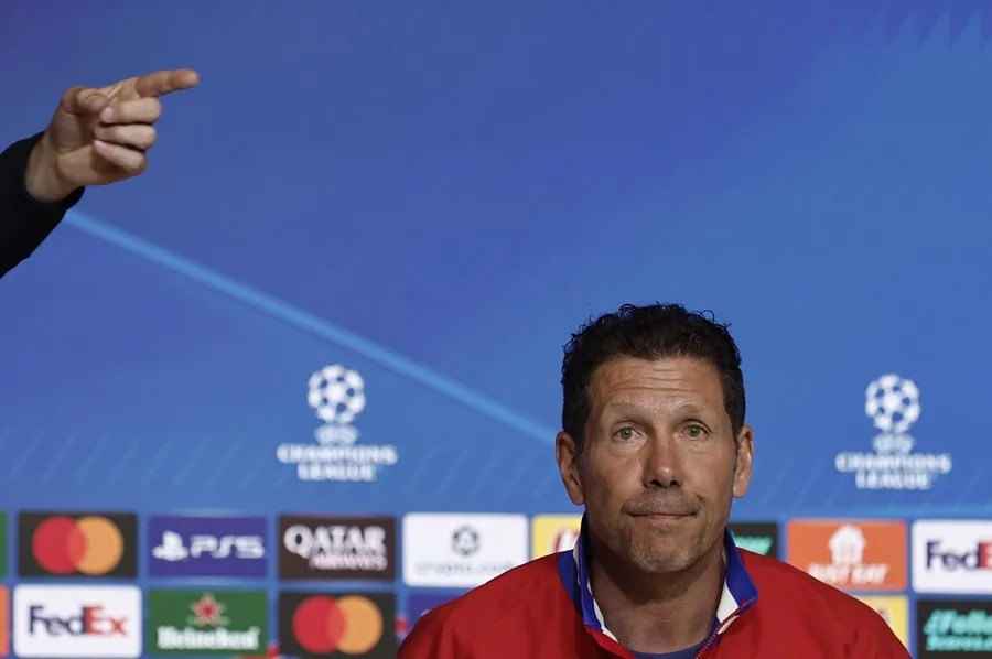 El entrenador del Atlético de Madrid, Diego Simeone, durante la rueda de prensa tras el entrenamiento