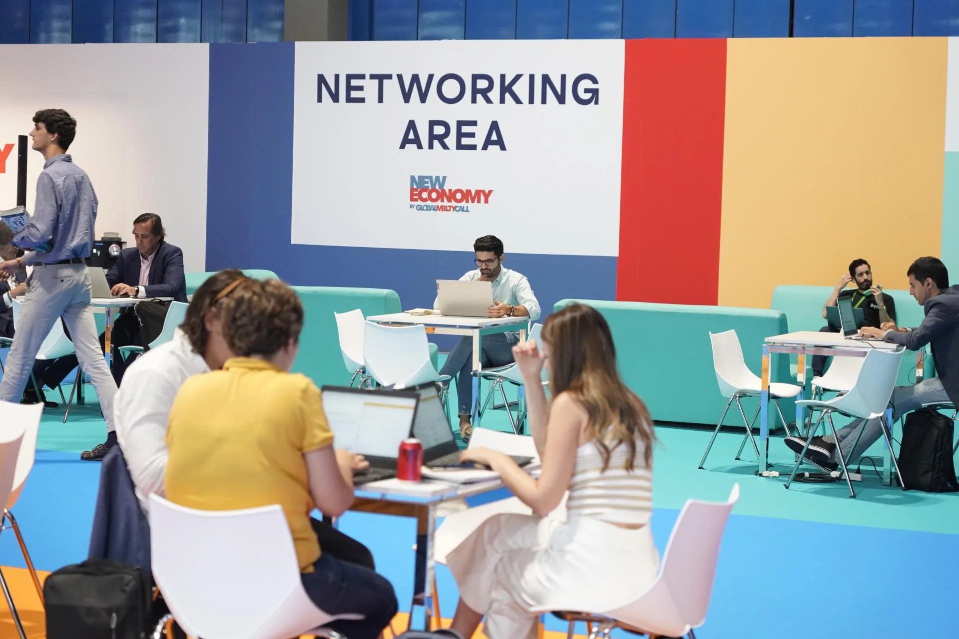 Una zona de networking, en una imagen de archivo.