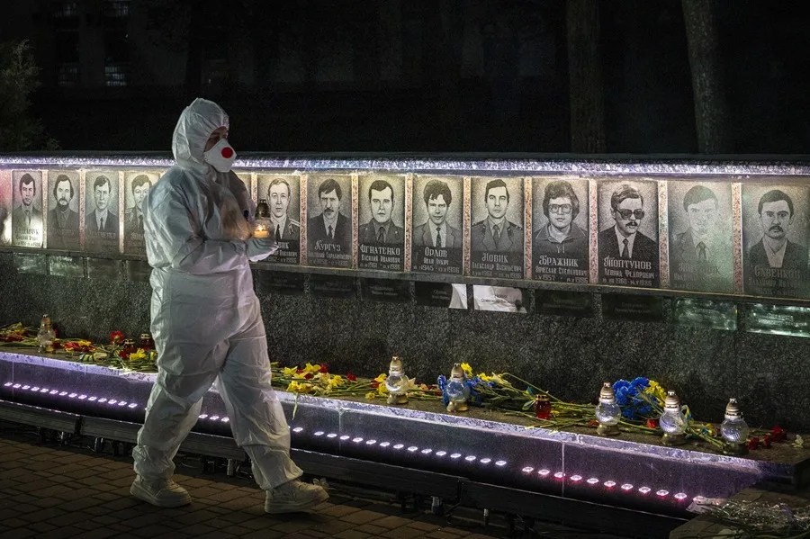 Zelenski recuerda Chernóbil