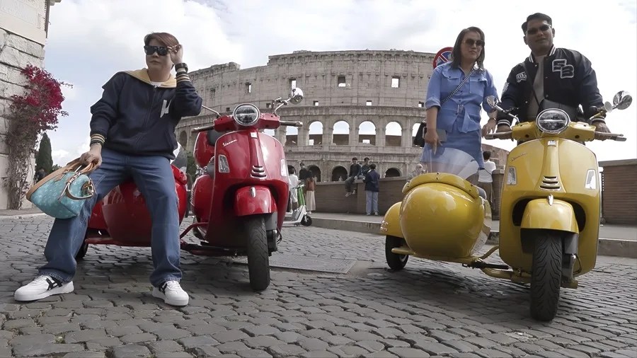 VESPA SIGUE RODANDO MUNDO