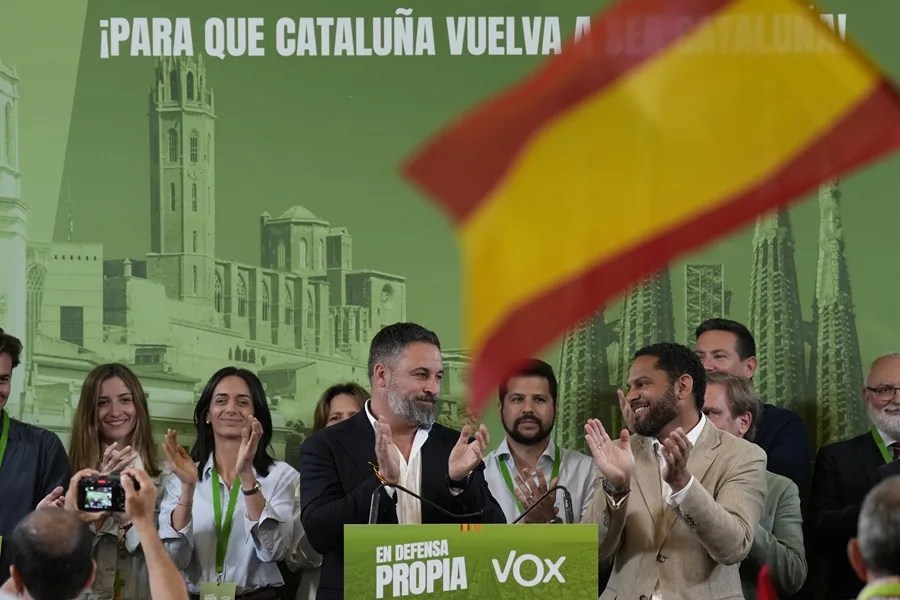 Santiago Abascal (c) e Ignacio Garriga (d).