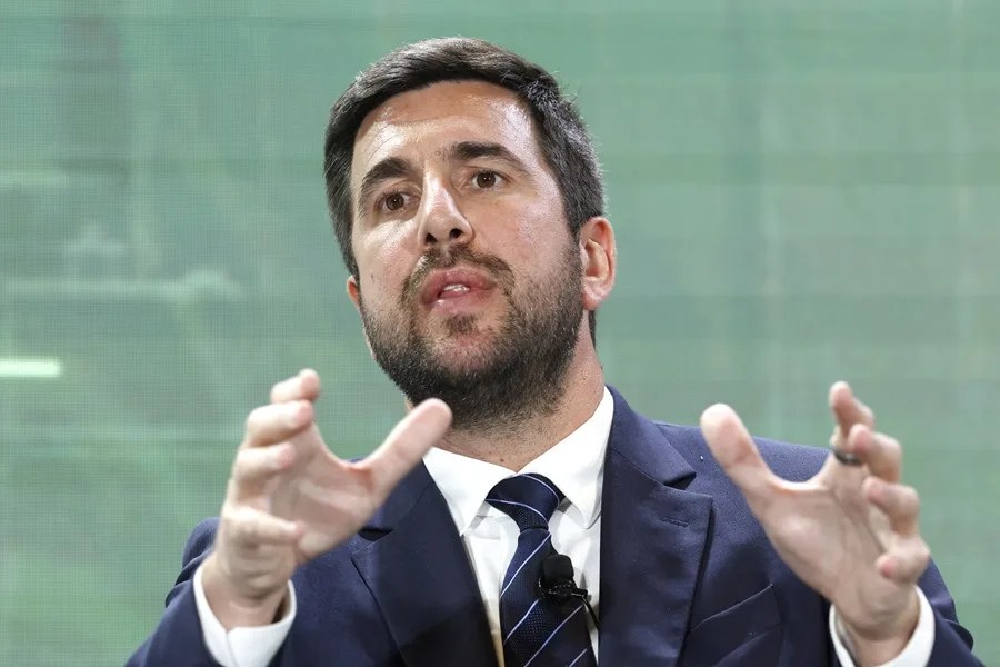 Enrique Riquelme decidirá "en próximos días" si se presenta a elecciones del Real Madrid