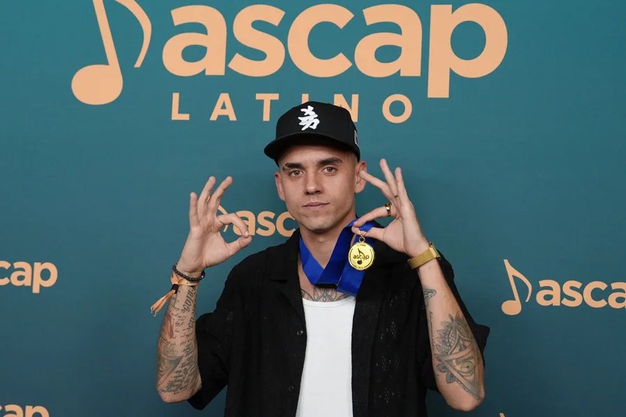 El cantante español Manuel Lorente posa este martes, en los Premios de la Sociedad Americana de Compositores, Autores y Editores (ASCAP) en Miami (EE.UU.). EFE/ Alberto Boal