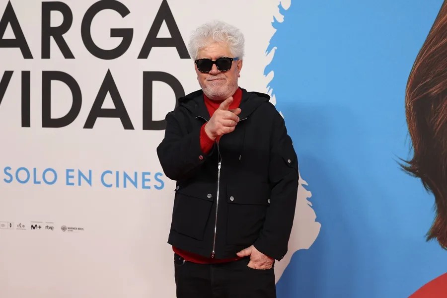 Almodóvar carga contra los Óscar por ignorar la guerra en Gaza y las críticas contra Trump