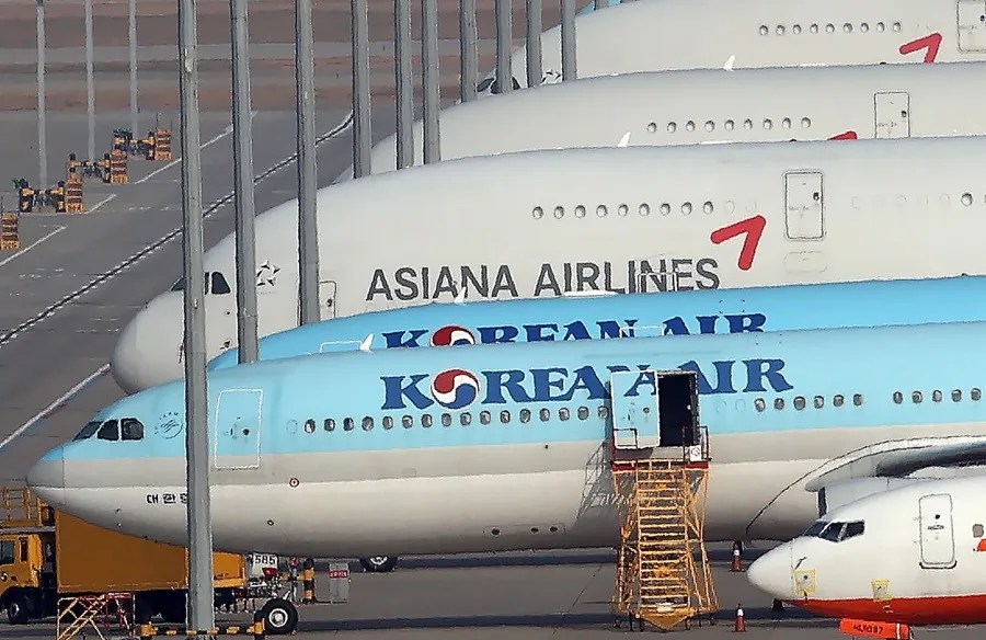 Las aerolíneas surcoreanas recortan más de 900 vuelos redondos por la subida del crudo