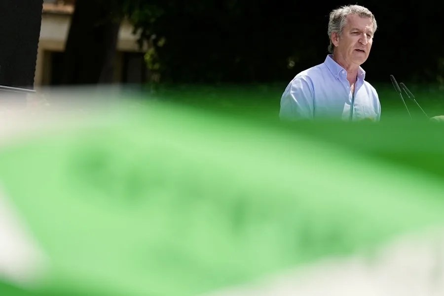 El presidente nacional del Partido Popular, Alberto Núñez Feijóo participa en un mitin