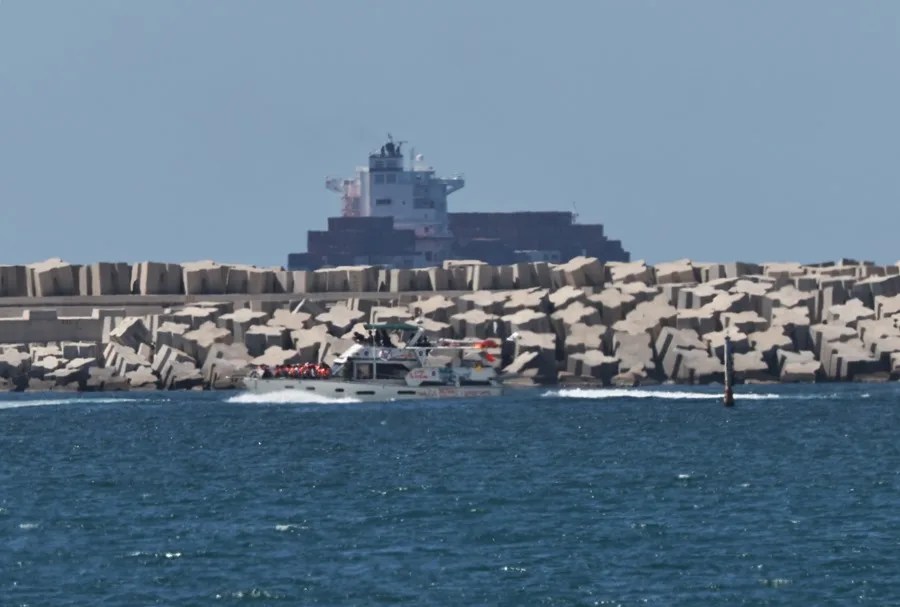 Los activistas de la Flotilla detenidos por Israel llegan al puerto de Ashdod