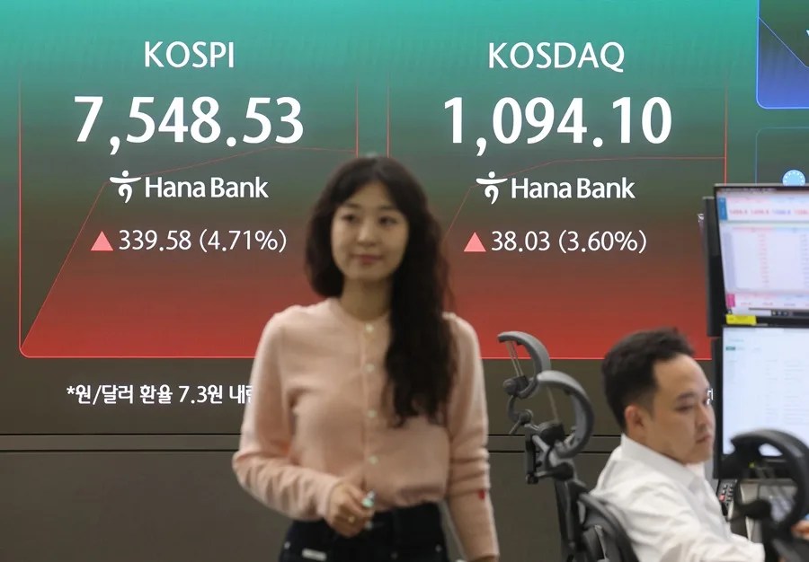 El Kospi surcoreano repunta más del 5 % en la apertura tras la suspensión del paro en Samsung