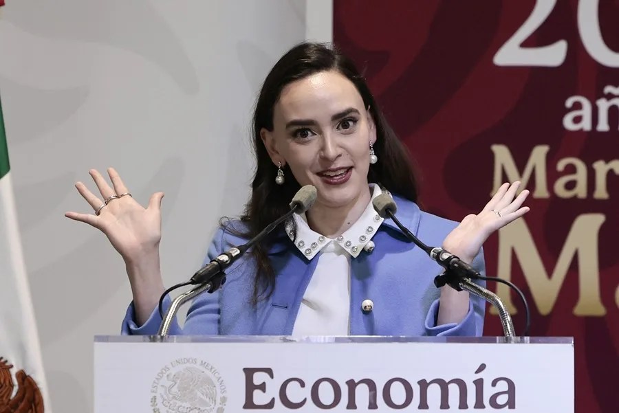 Fotografía de archivo de la coordinadora del Consejo Asesor para el Desarrollo Económico Regional y Relocalización (Caderr), Altagracia Gómez, en Ciudad de México (México). EFE/ José Méndez
