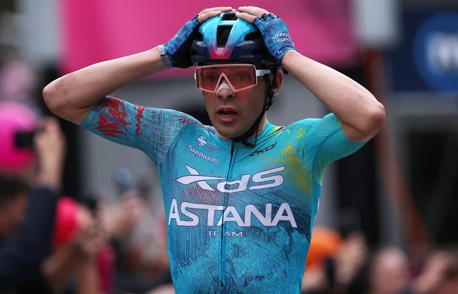 Thomas Silva hace historia y otorga a Uruguay su primera 'maglia' rosa