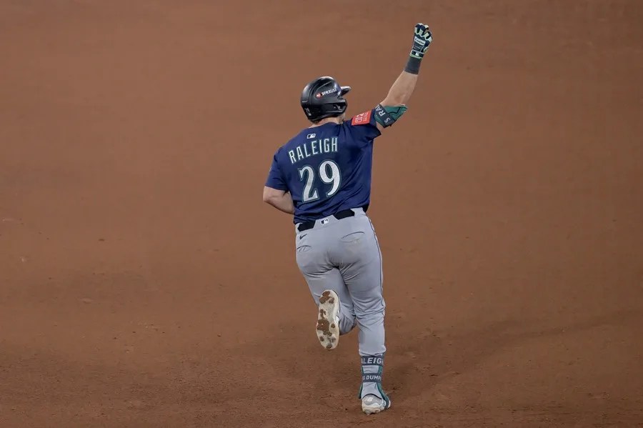 La lesión de Cal Raleigh agrava su discreto inicio de temporada con Marineros de Seattle