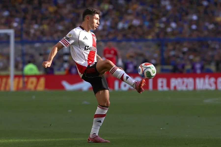 Gonzalo Montiel sufre un desgarro y llegaría con lo justo al Mundial 2026