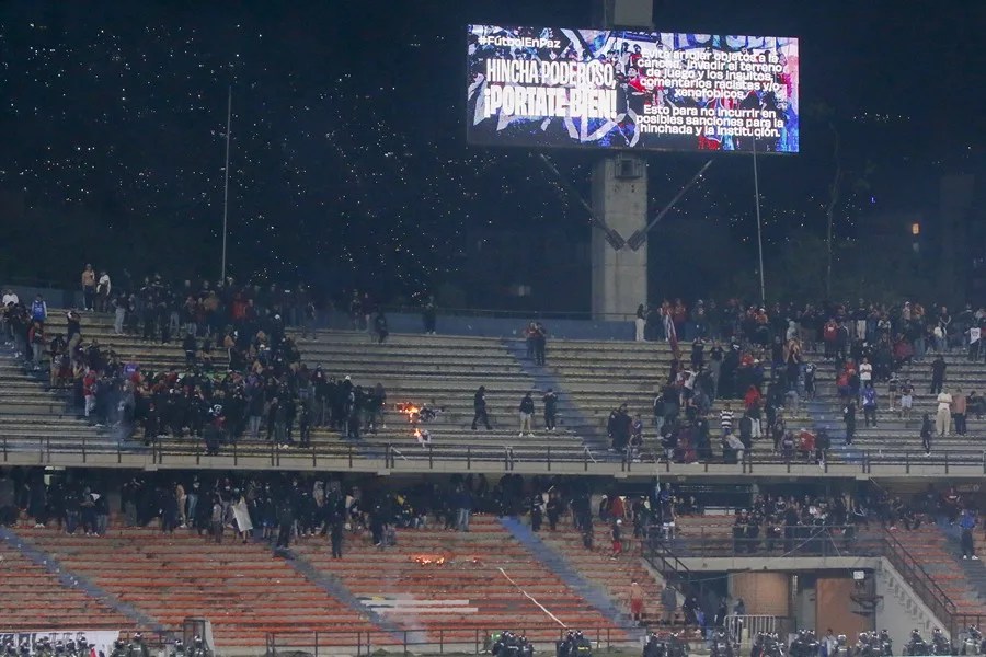 Conmebol impone multa y partido perdido a Medellín por desmanes en encuentro ante Flamengo