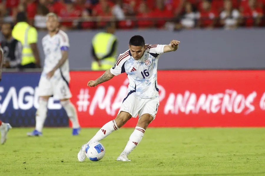 Costarricense Bran queda fuera de partidos ante Colombia e Inglaterra tras hecho violento