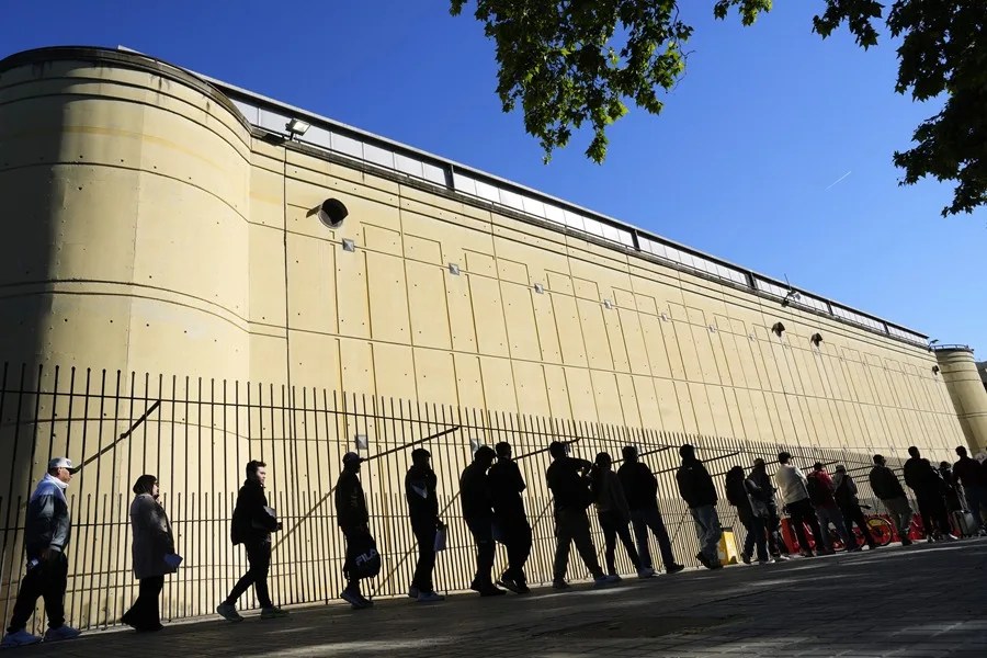 El Supremo decide si suspende cautelarmente el proceso extraordinario de regularización
