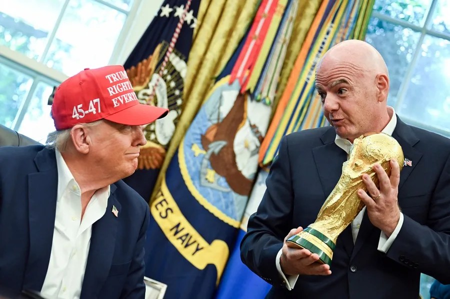 Trump dice que "no pagaría" los caros boletos del Mundial pero alaba su "éxito" comercial
