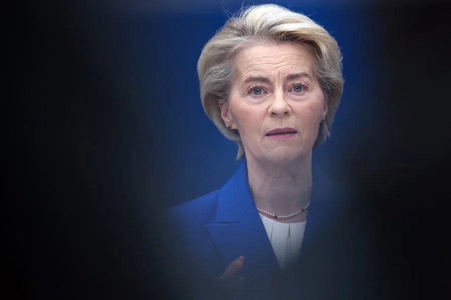 Trump habla con Von der Leyen y le da hasta el 4 de julio para que Bruselas cumpla el acuerdo comercial