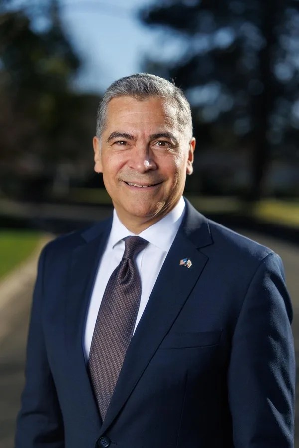 Xavier Becerra, el candidato líder a la Gobernación de California, dice que sabe cómo lidiar con Trump