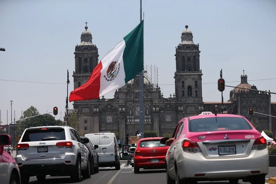 Moody’s rebaja la calificación crediticia de México por el "debilitamiento fiscal"