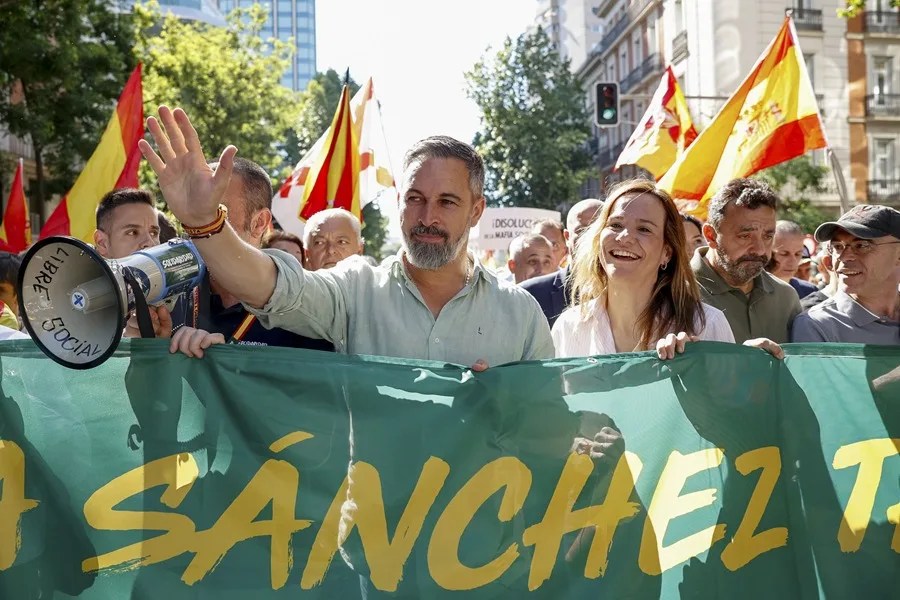 VOX PIDE PRISION ZAPATERO