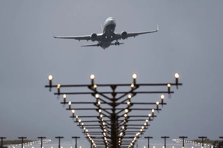 reabre aeropuerto santiago