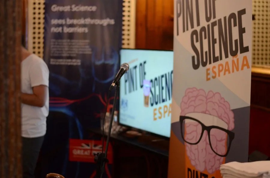 Los días 18, 19 y 20 de mayo, la undécima edición de "Pint of Science" transformará los locales de 114 ciudades y municipios en laboratorios improvisados.