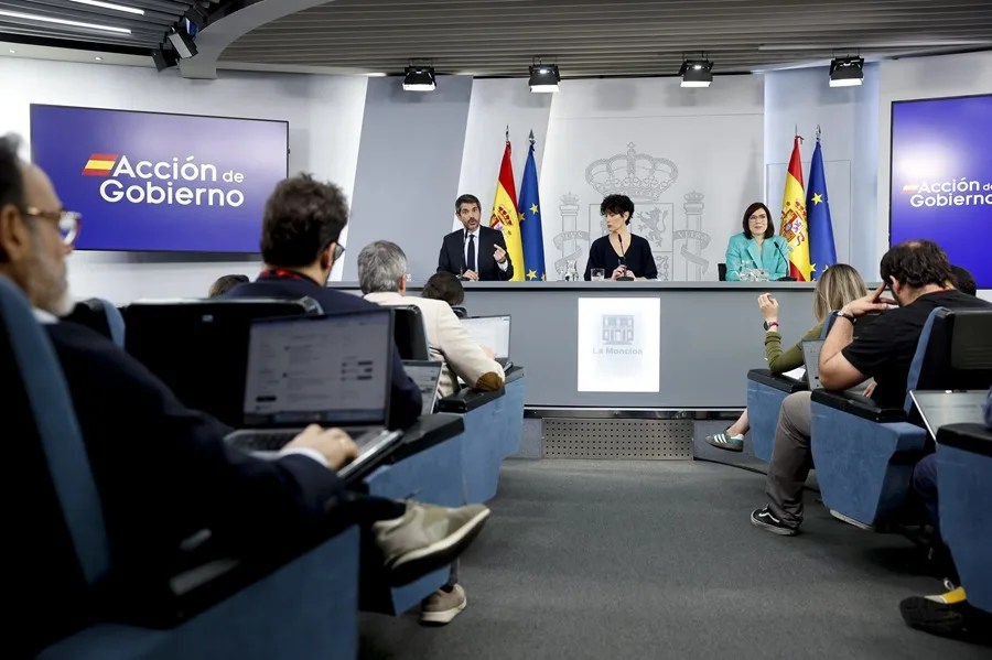 POLITICA EMPLEO COMUNIDADES