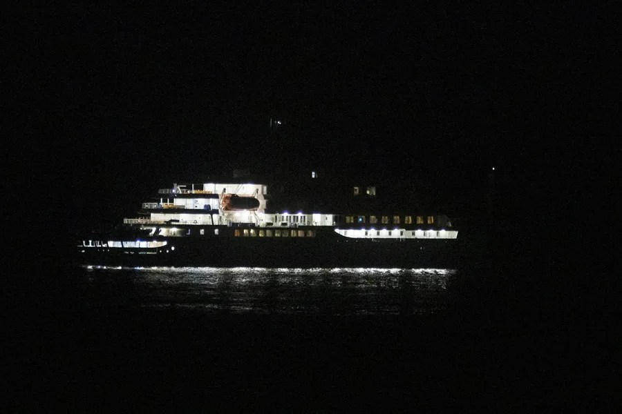 Unas 1.700 personas permanecen confinadas este miércoles a bordo de un crucero en Burdeos (