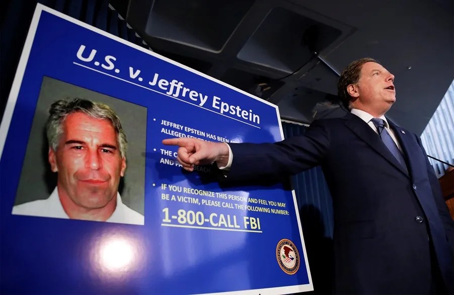 Exasistenta de Epstein acusa a un exalcalde de Miami Beach de agresión sexual