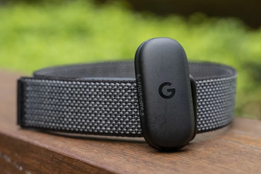 Google pone a la venta el Fitbit Air: sin pantalla, libre de suscripción y con coach de IA