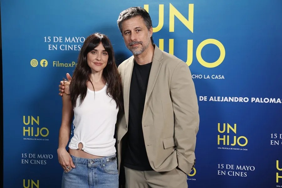 Los actores Macarena García y Hugo Silva posan durante la presentación de la película 'Un hijo', del director Nacho La Casa, en Madrid