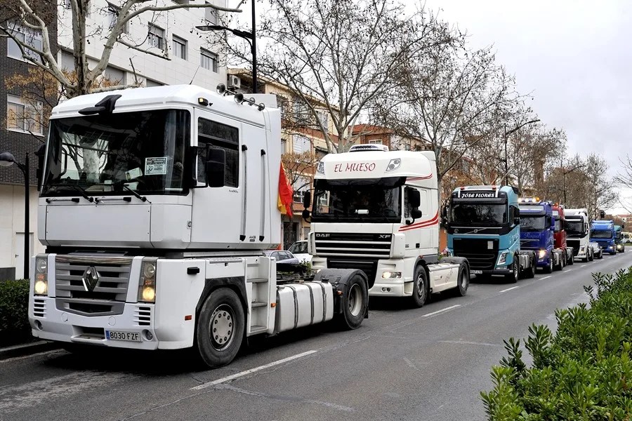 HUELGA INDEFINIDA TRANSPORTE CARRETERA